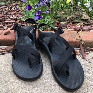 Women’s black Chaco’s sandals